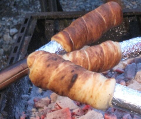 テーマは #棒パン 。本日まで行った調査に基づき、棒パンの色んなことが明らかに……? 棒パン表紙